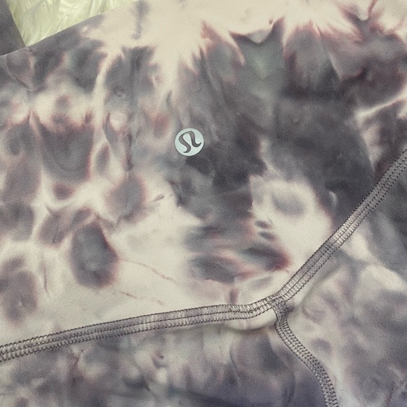 Lululemon 28” Diamond Dye Pink Bliss Graphite Purple size 2 - Picture 3 of 4